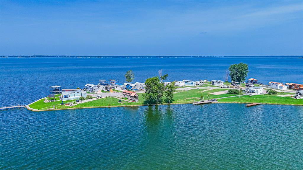 6447 Peninsula Road, Kerens, TX 75144