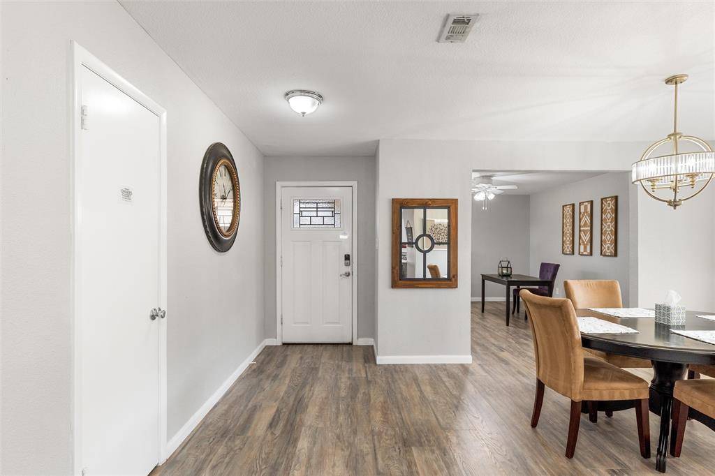 2753 Larkspur Lane, Dallas, TX 75233