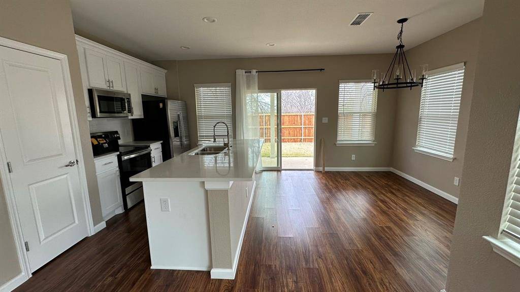 420 N Denley Drive, Dallas, TX 75203