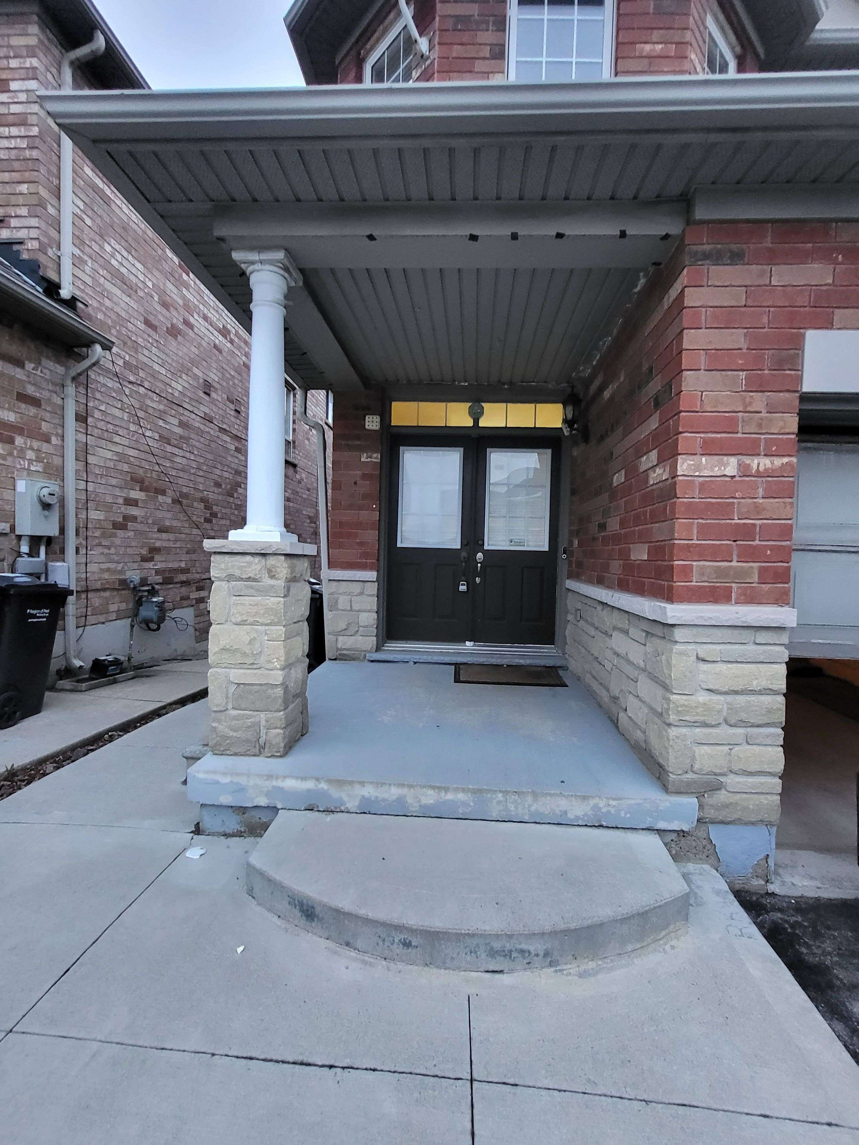 14 Pennyroyal CRES, Brampton, ON L6S 6J8