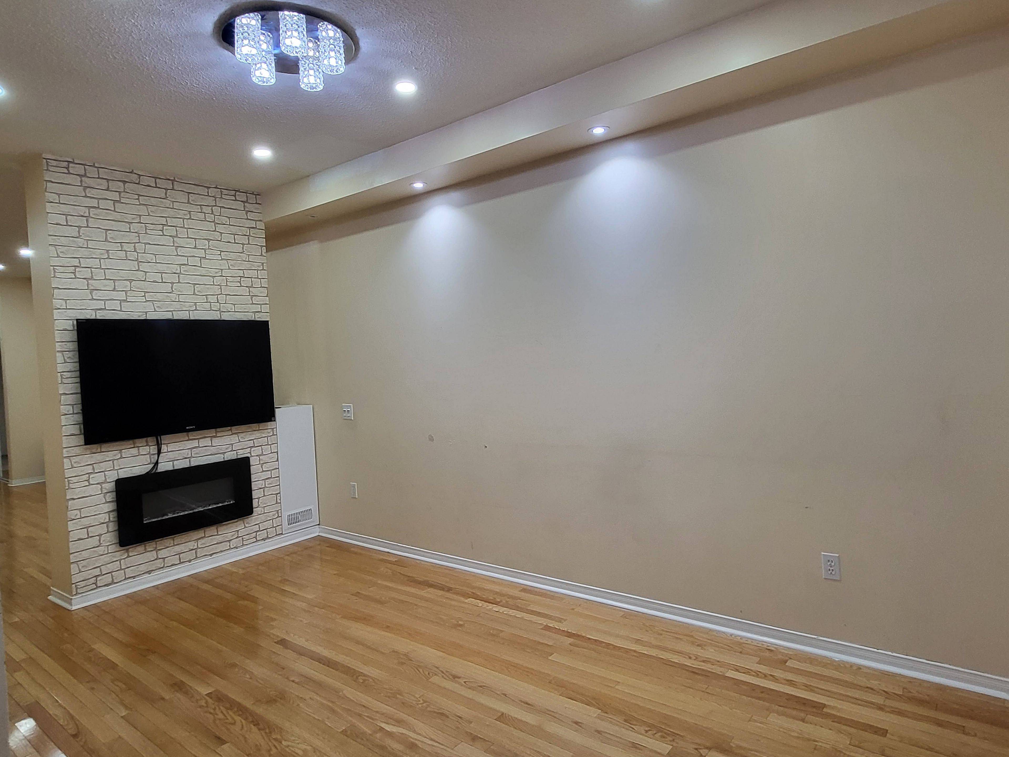 14 Pennyroyal CRES, Brampton, ON L6S 6J8