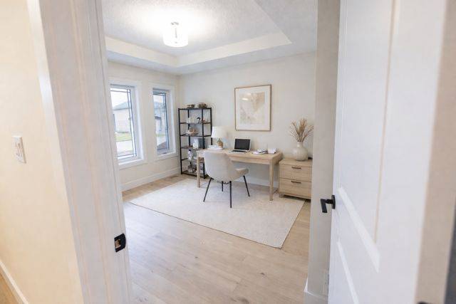 222 16th Avenue CRES, Hanover, ON N4N 3V3