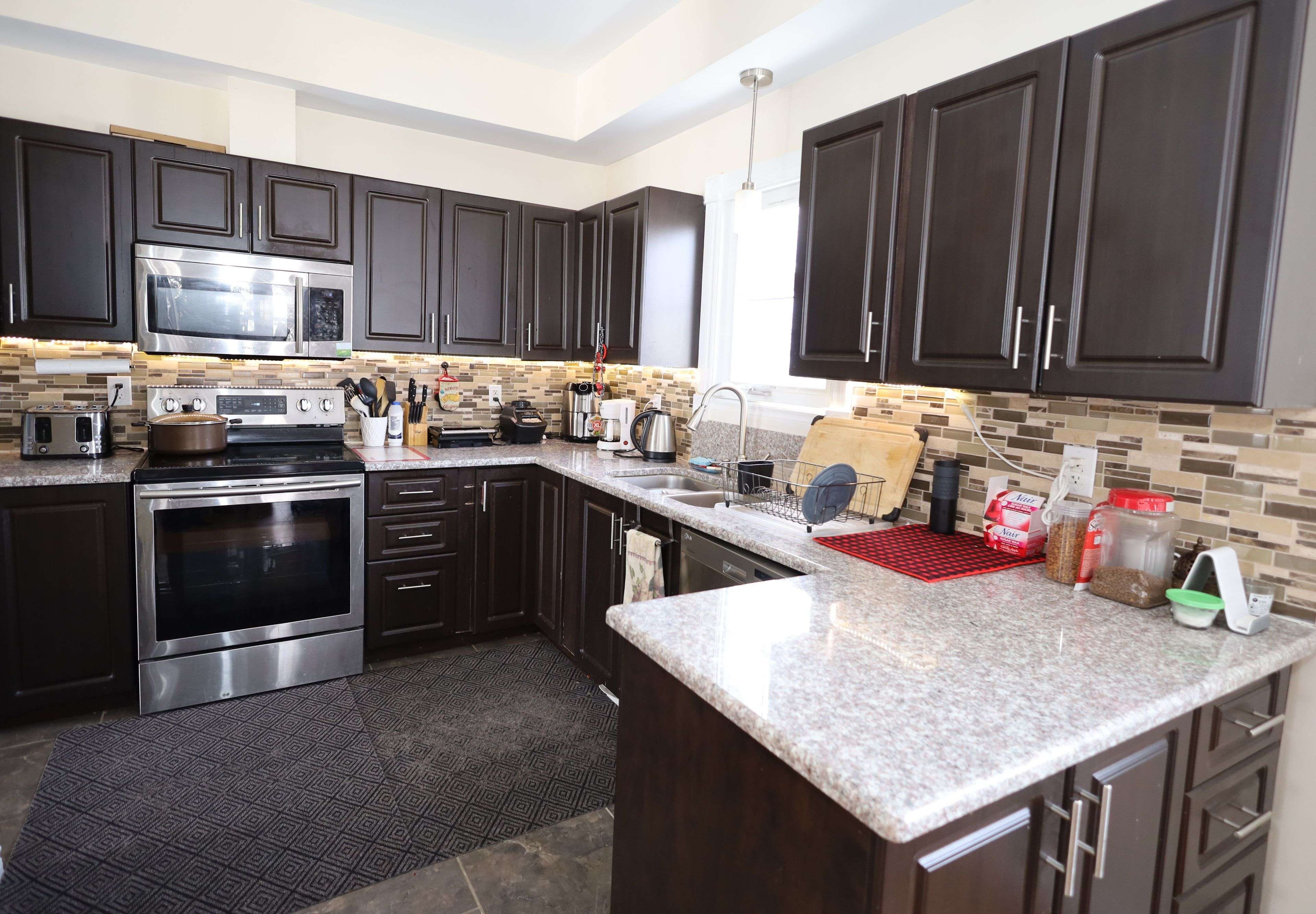 2194 Niagara DR, Alta Vista And Area, ON K1H 6L2