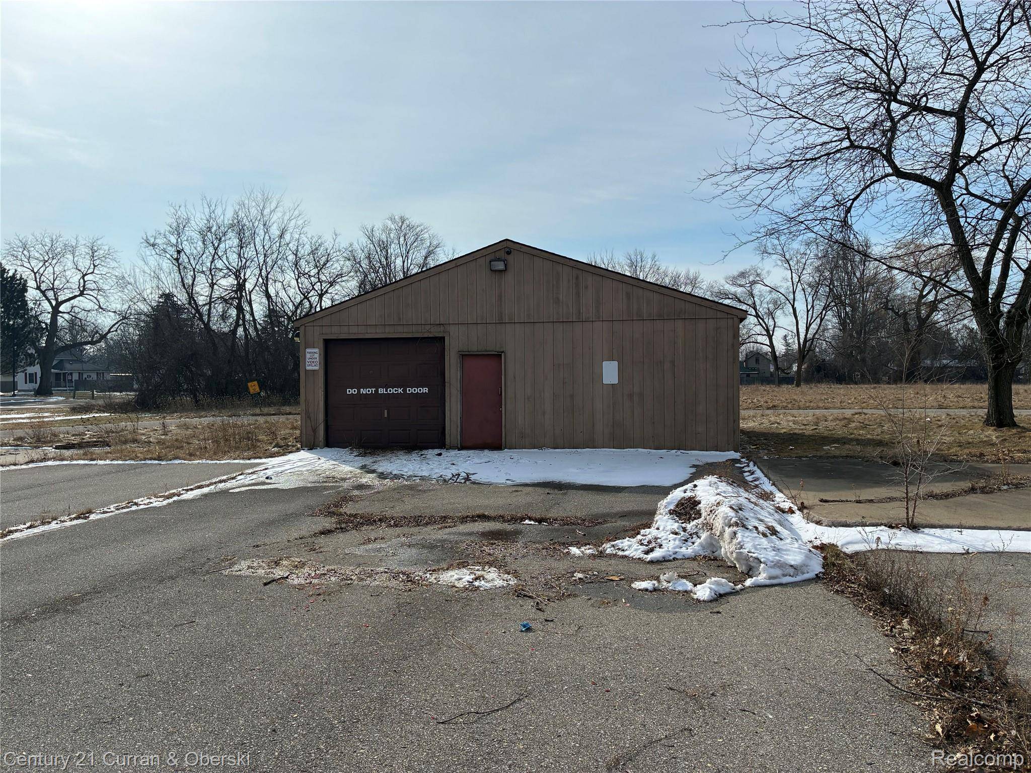 1413 Gratiot AVE, Saginaw, MI 48602