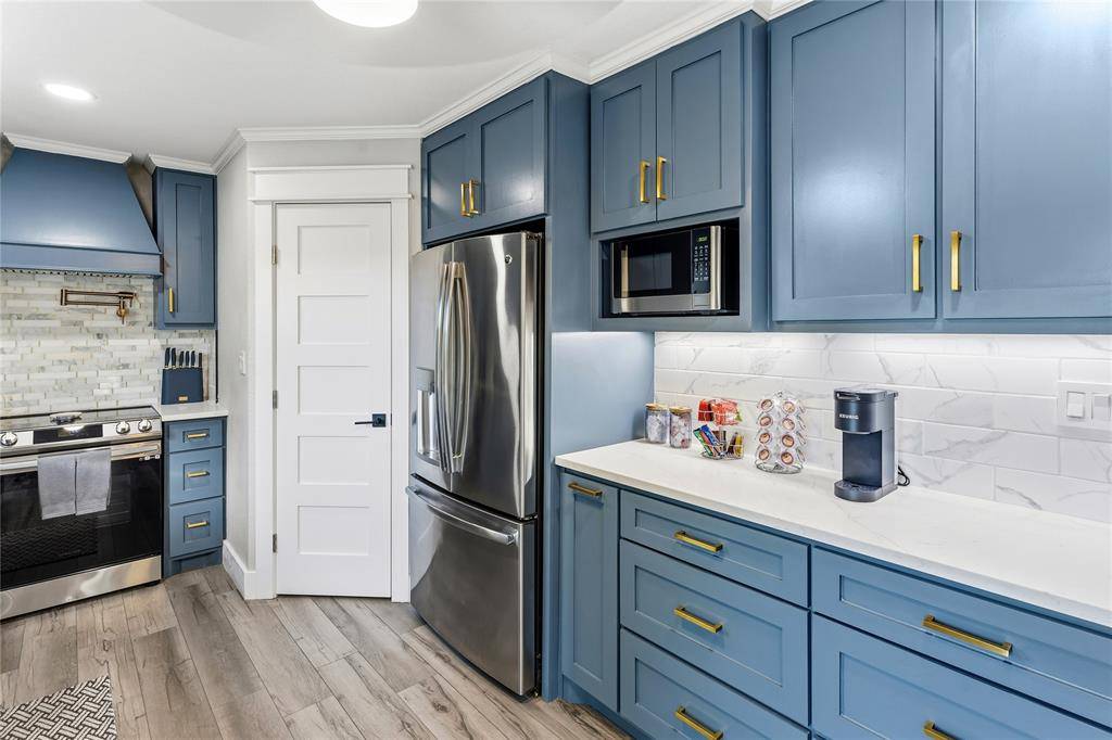 1202 Hillwood Drive, Lewisville, TX 75067