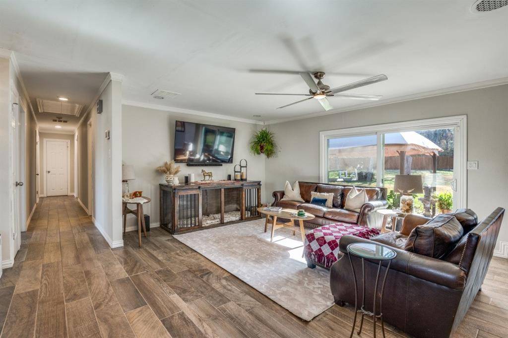 532 W Five Mile Parkway, Dallas, TX 75224