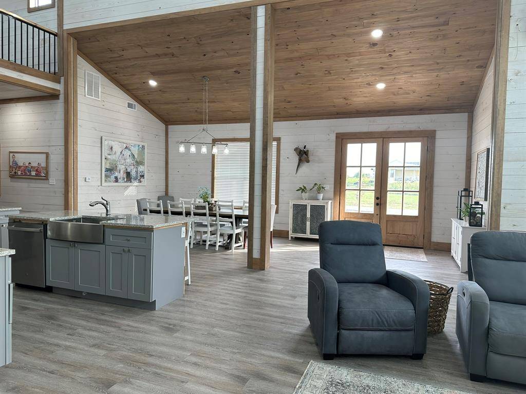 511 John Davis Road, Italy, TX 76651