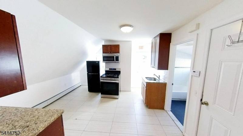 316 Summer Ave, Newark City, NJ 07104