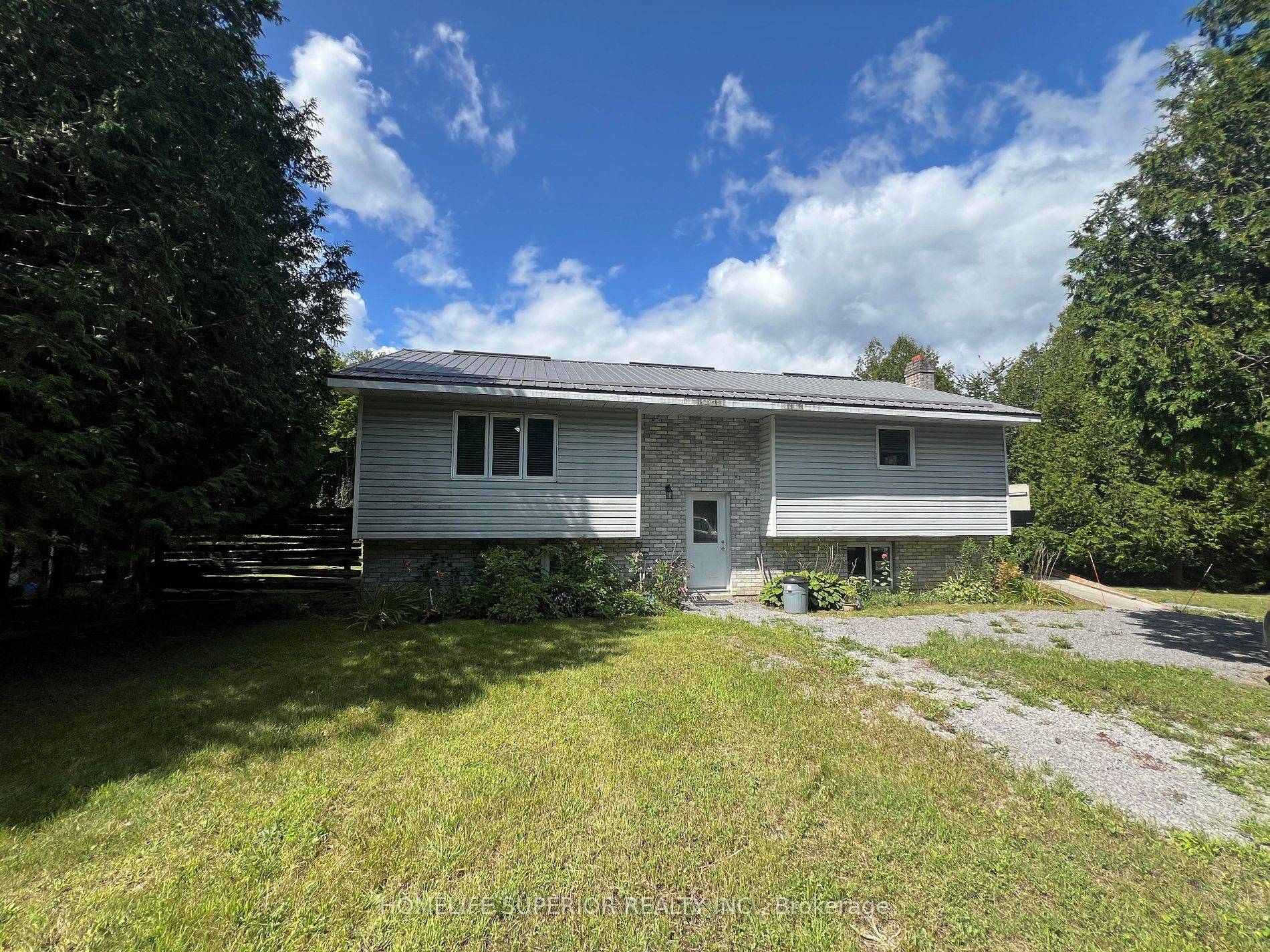 985 Twiddy RD, Centre Hastings, ON K0K 2M0
