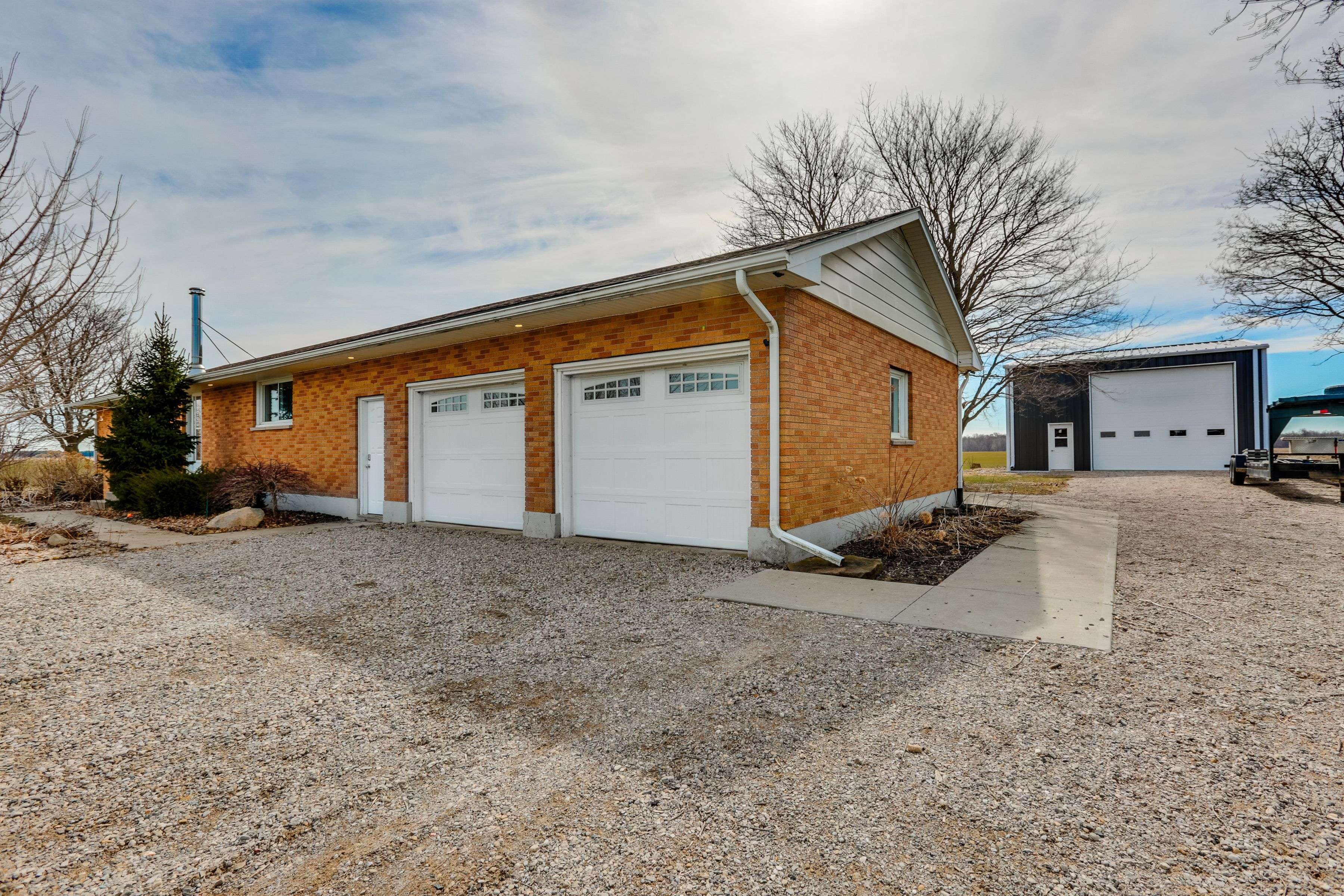 7979 Lasalle Line, Brooke-alvinston, ON N0M 2S0
