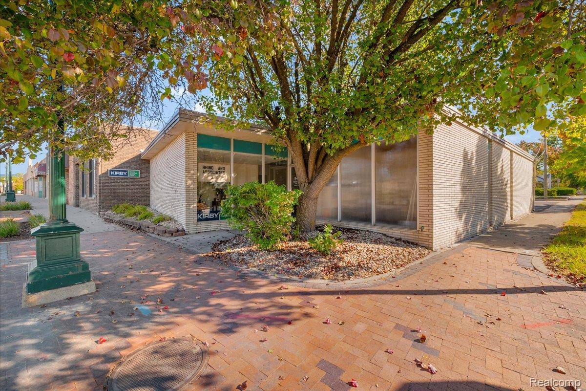 3151 S Wayne RD, Wayne, MI 48184