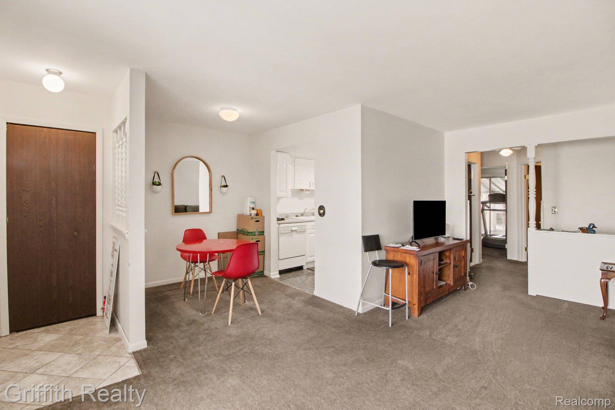 25231 Potomac DR #2, South Lyon, MI 48178