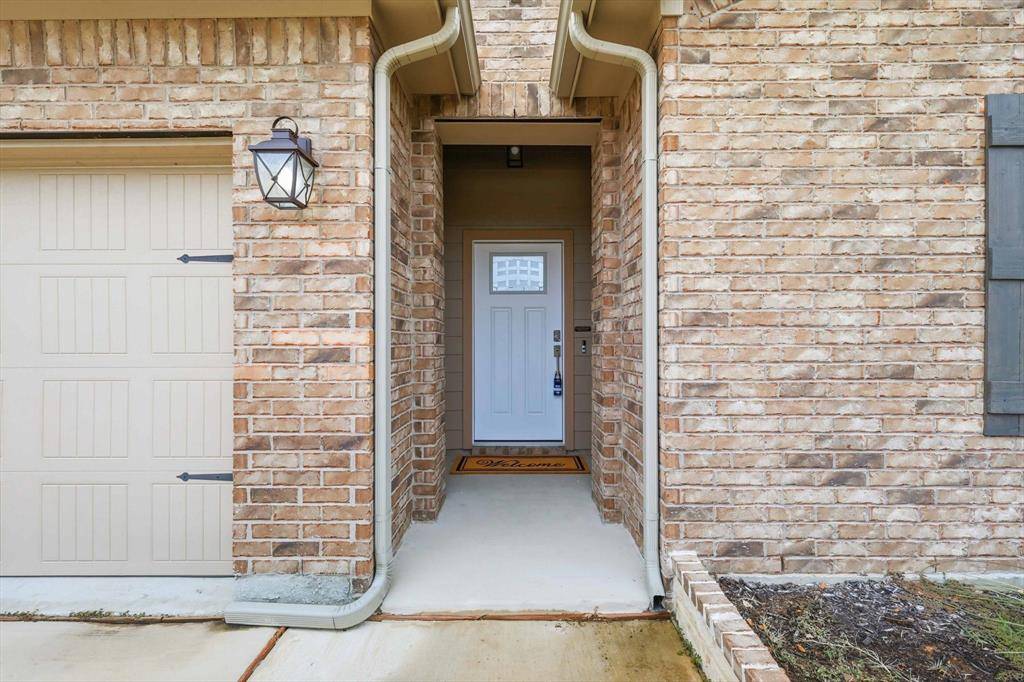 9428 Red Brush Trail, Fort Worth, TX 76131