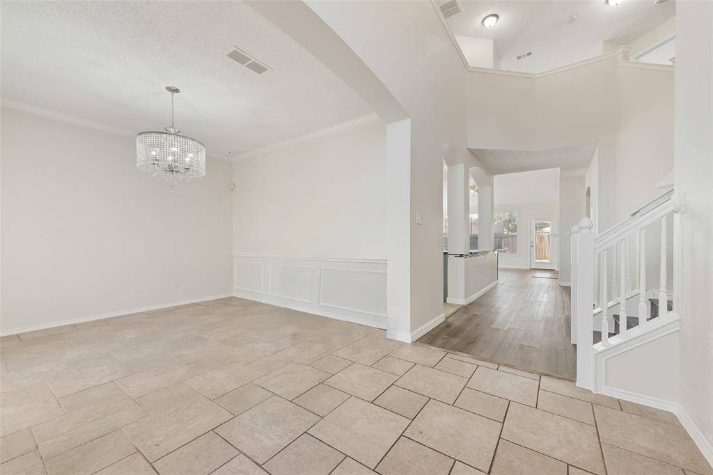 5702 Streamside Drive, Arlington, TX 76018