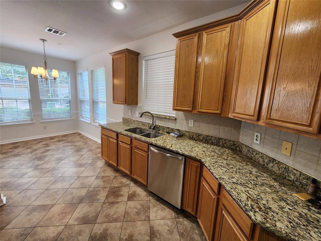 9829 Castlewood Drive, Plano, TX 75025