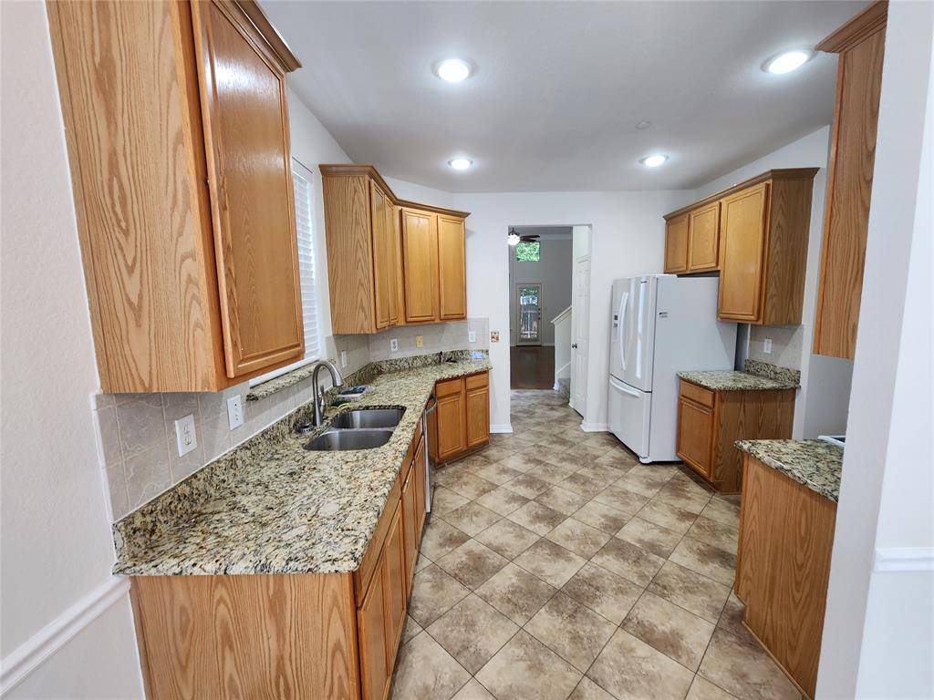 9829 Castlewood Drive, Plano, TX 75025