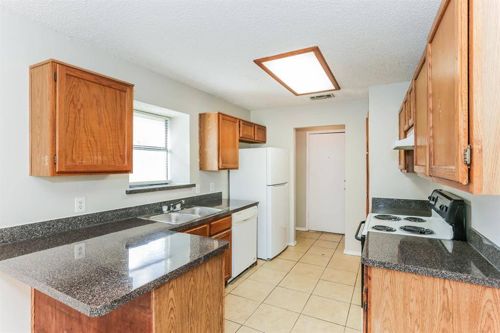 6505 Pilgrim Lane, Arlington, TX 76002