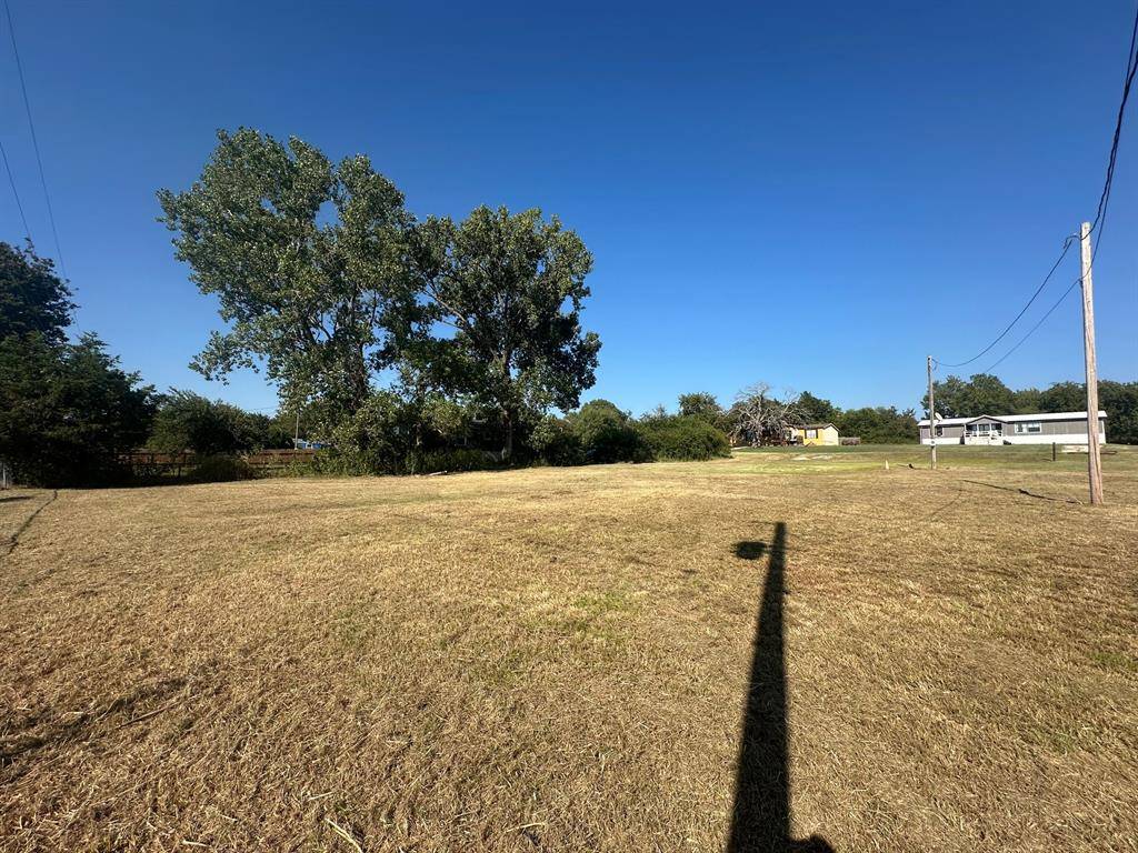 240 First Street, Oak Ridge, TX 76240