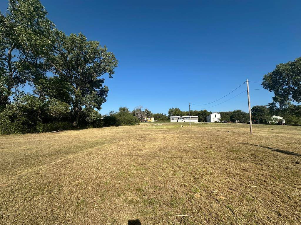 240 First Street, Oak Ridge, TX 76240