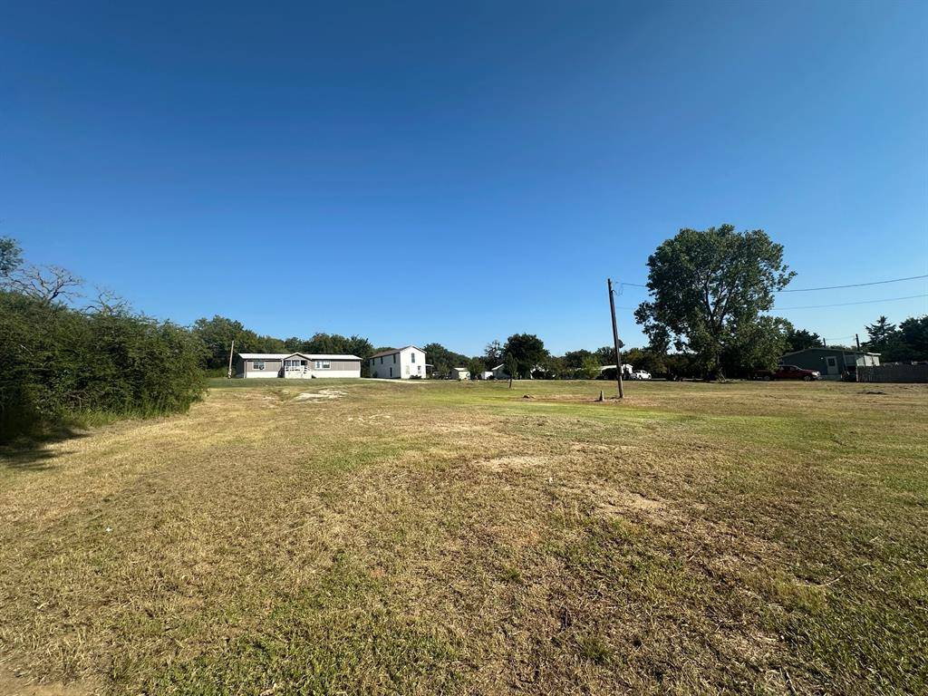 240 First Street, Oak Ridge, TX 76240
