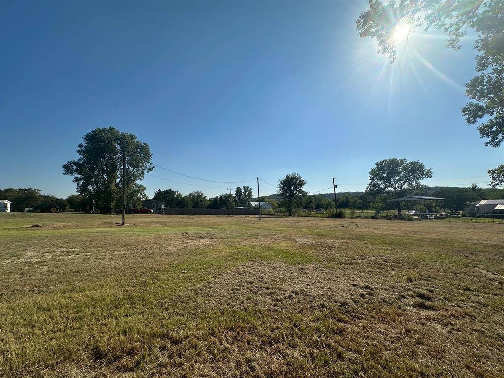 240 First Street, Oak Ridge, TX 76240