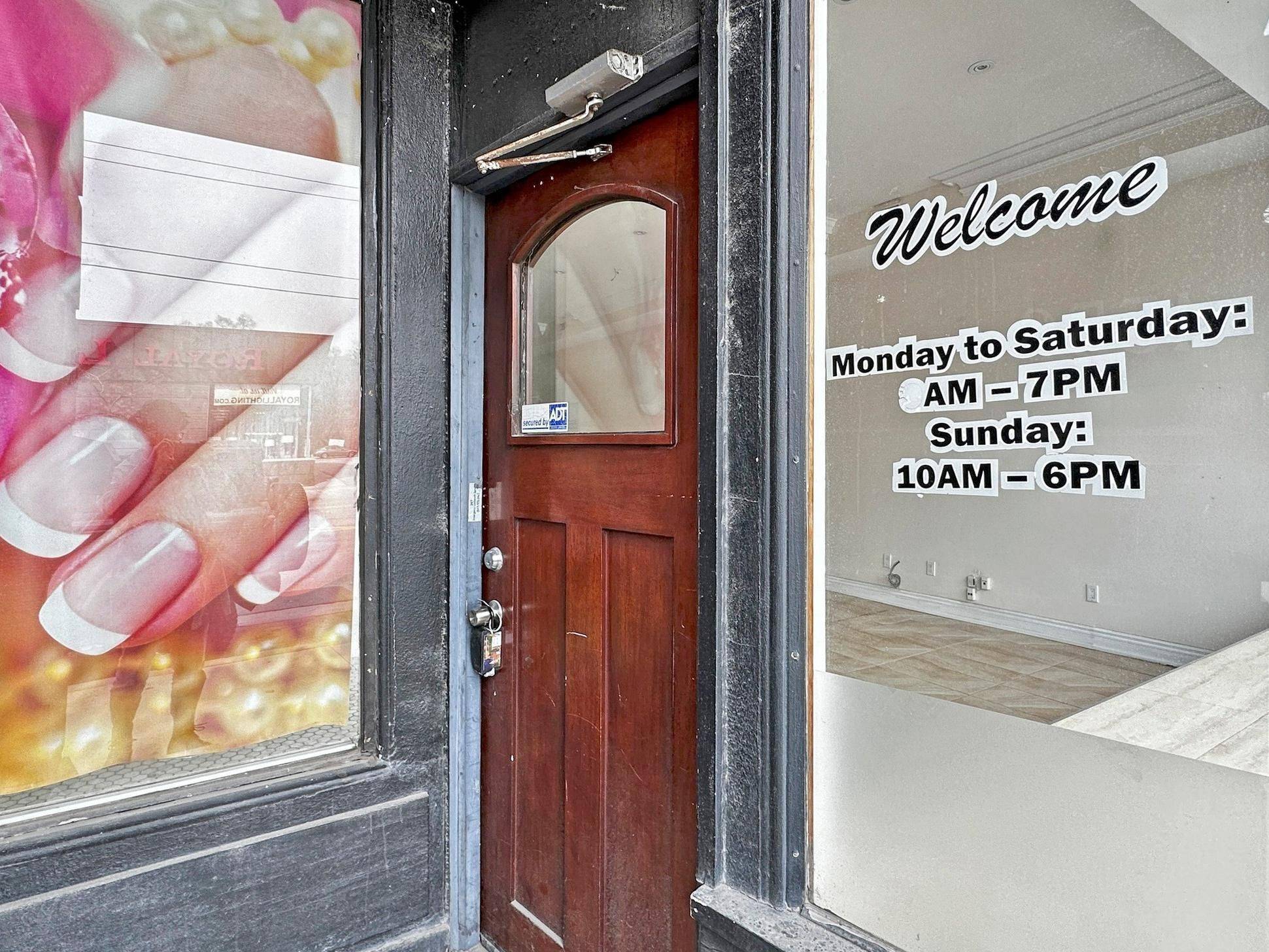 1556 Avenue RD, Toronto C04, ON M5M 3X5
