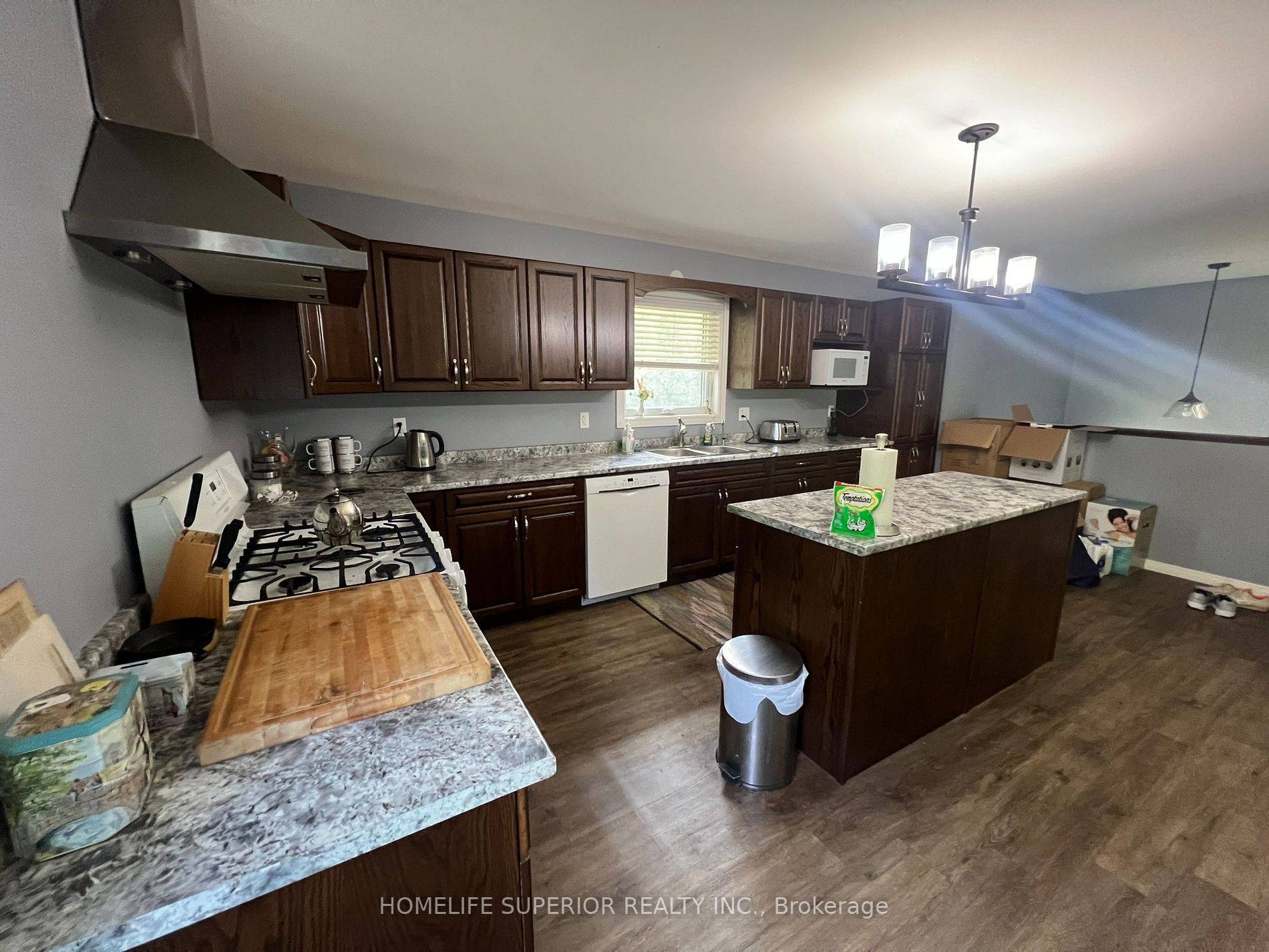 985 Twiddy RD, Centre Hastings, ON K0K 2M0