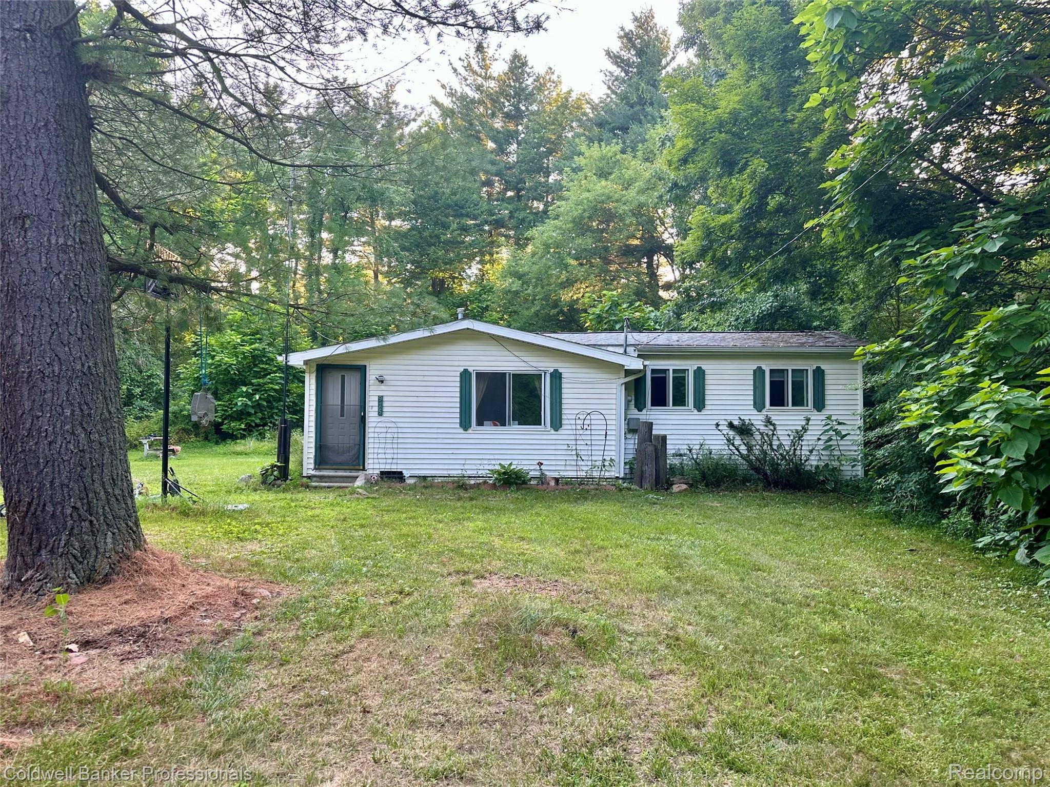 975 Boshaw DR, Attica Township, MI 48412