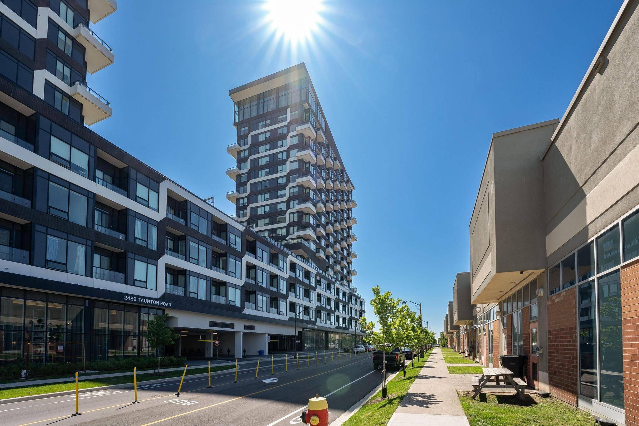 2481 Taunton RD #1507, Oakville, ON L6H 3R7