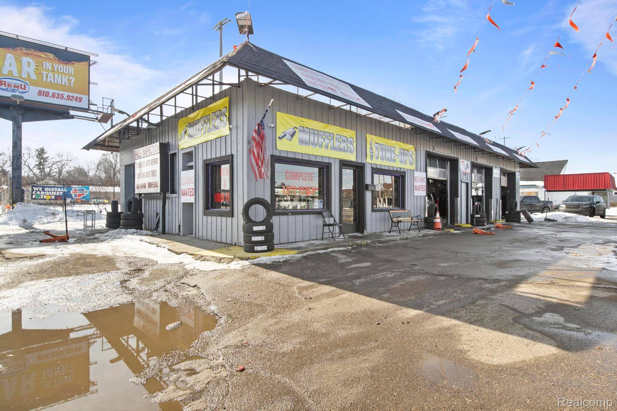 3860 Davison RD, Flint, MI 48506