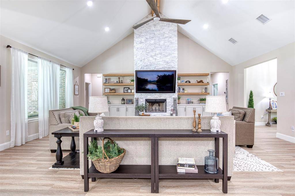 2121 Canyon Lake Road, Wills Point, TX 75169