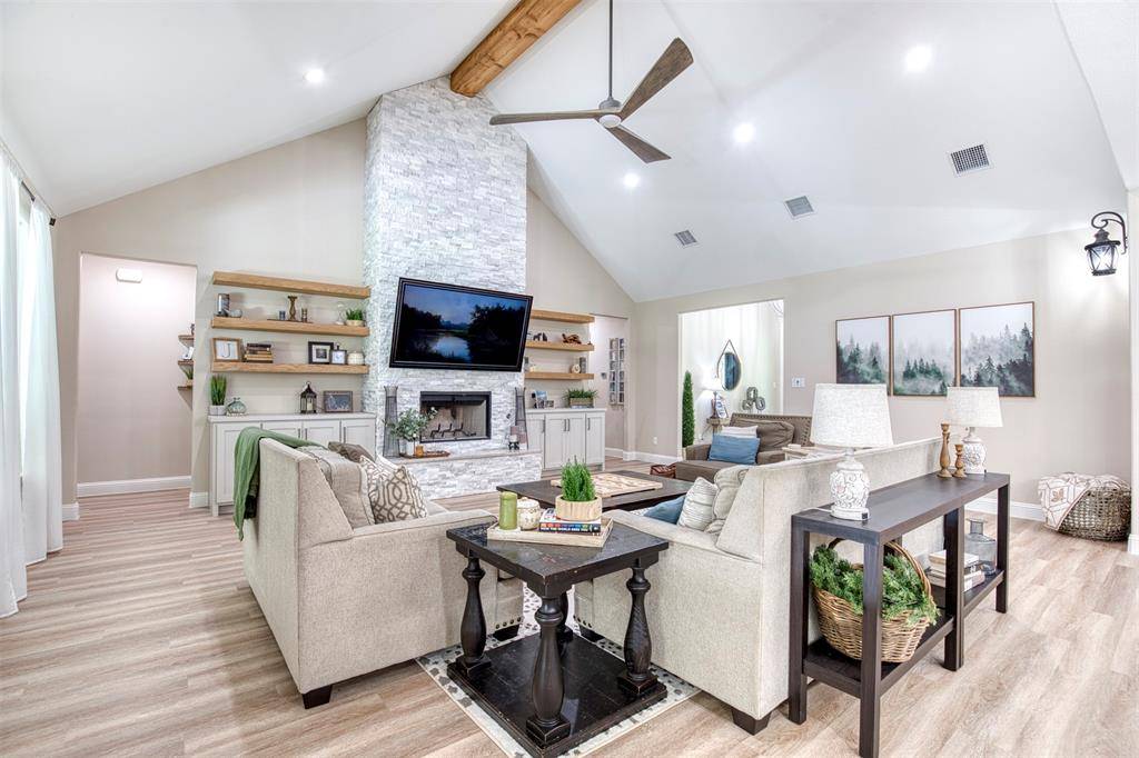 2121 Canyon Lake Road, Wills Point, TX 75169