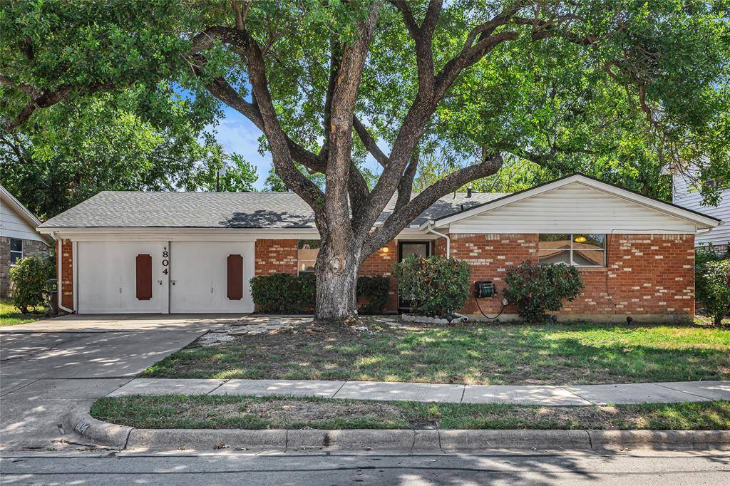 804 Natchez Avenue, Bedford, TX 76022