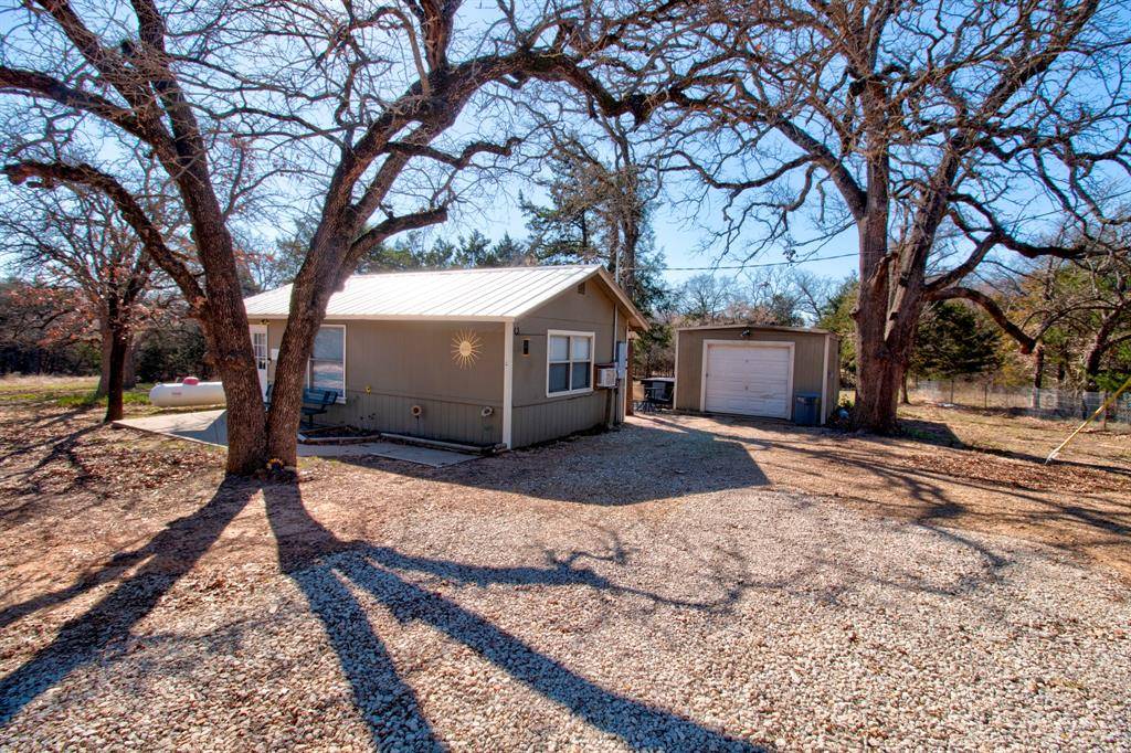 374 Hideaway Lane, Valley View, TX 76272