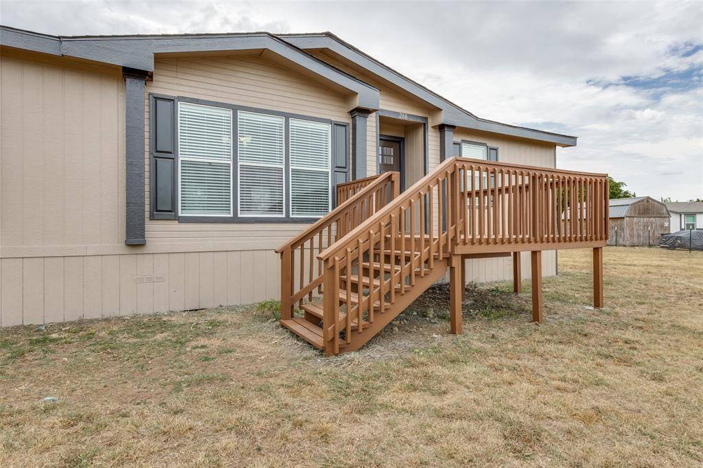 288 Strawberry Lane, Rhome, TX 76078