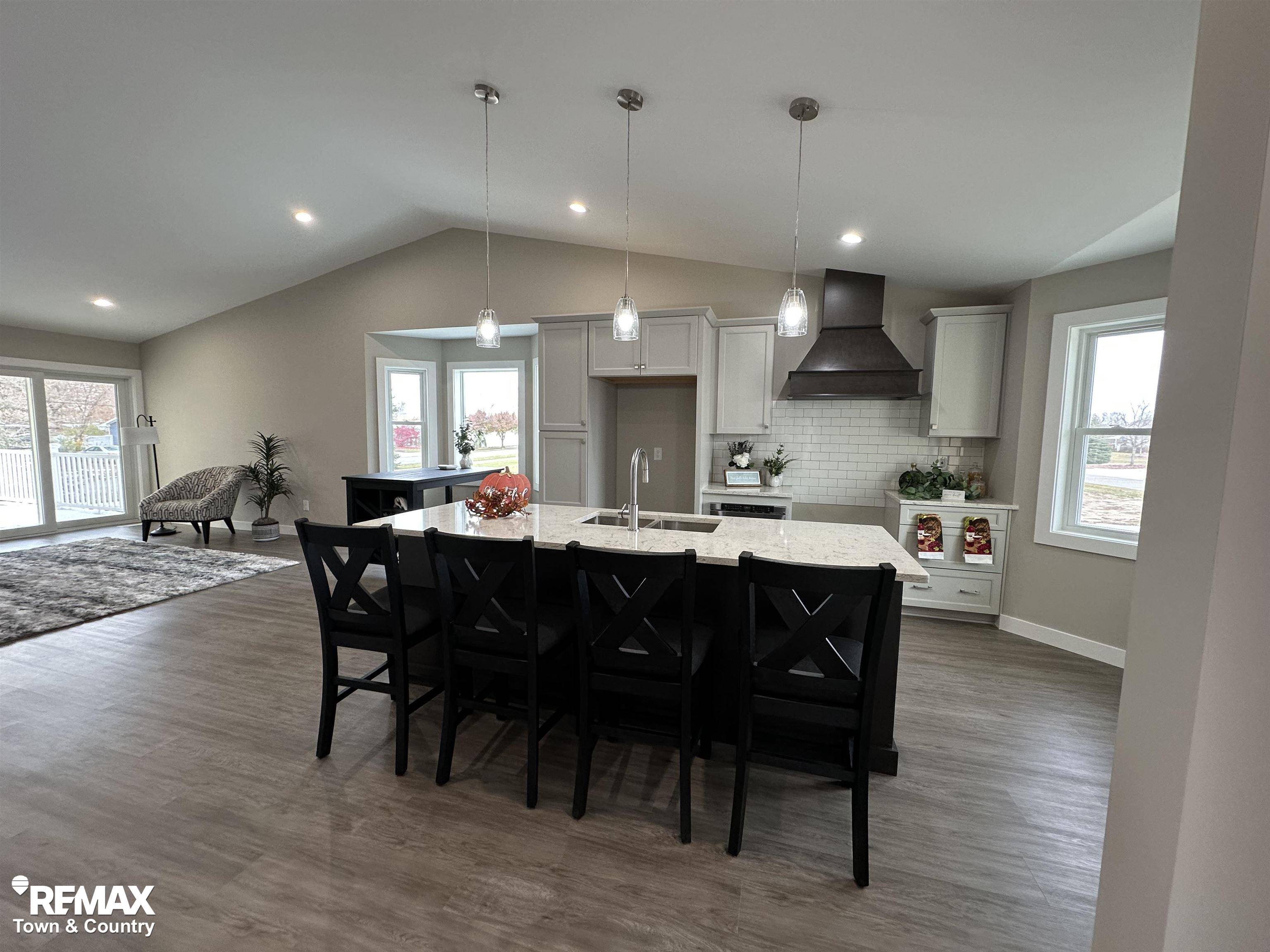 1473 Mallard CIR, Owosso, MI 48867