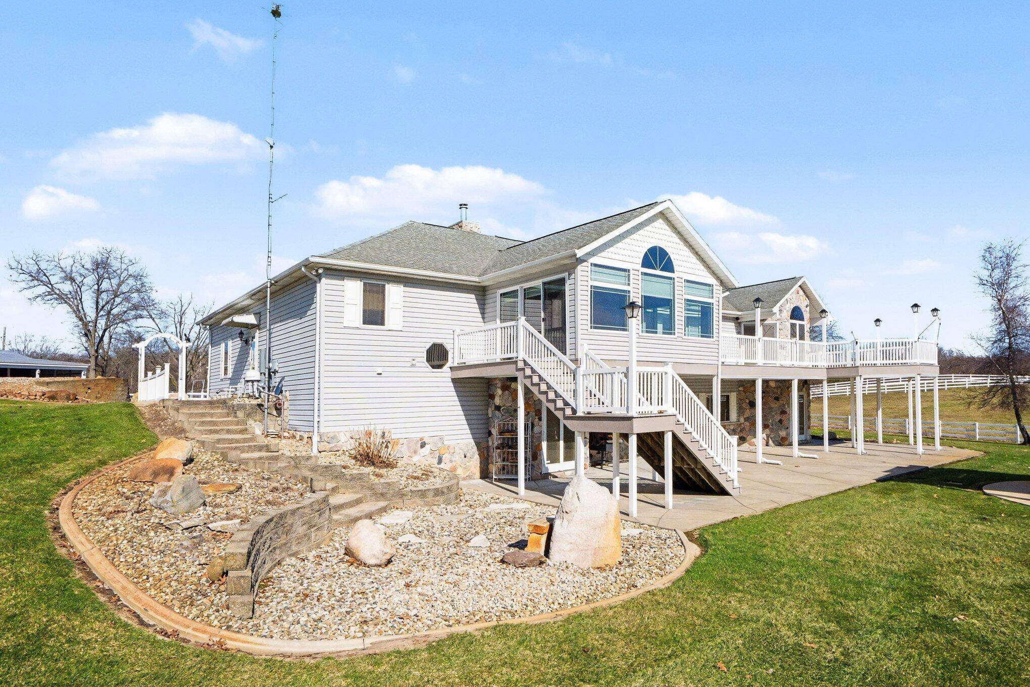 65650 Dailey RD, Jefferson Twp, MI 49112