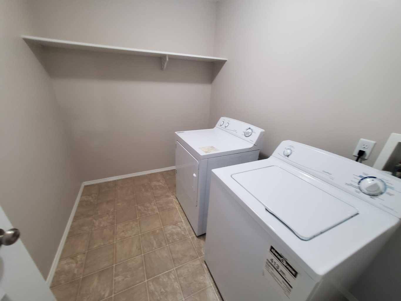 1615 41 Street #411, Edson, AB T7E 0A7