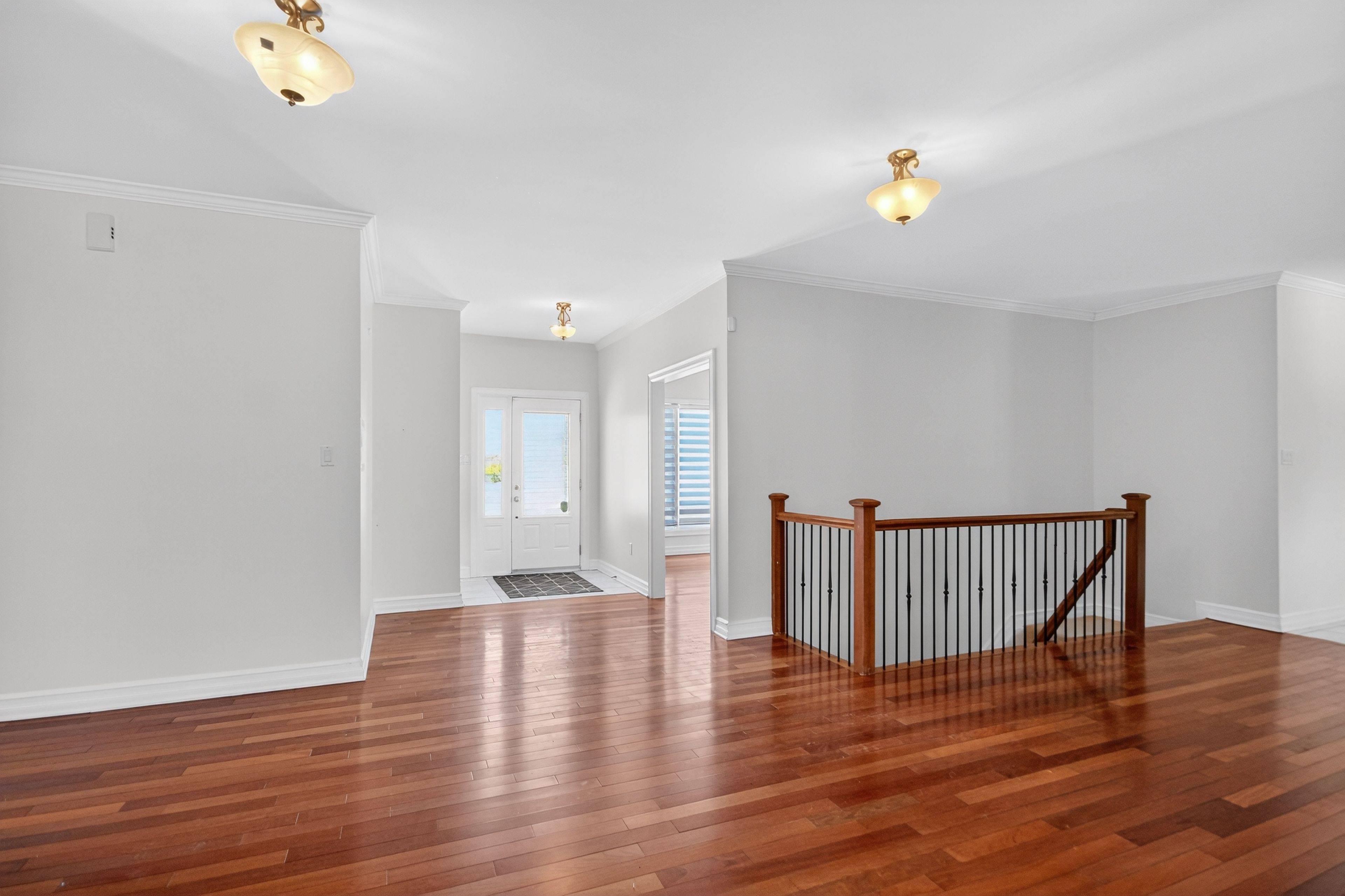 599 Ballycastle CRES, Blossom Park - Airport And Area, ON K1X 0A2