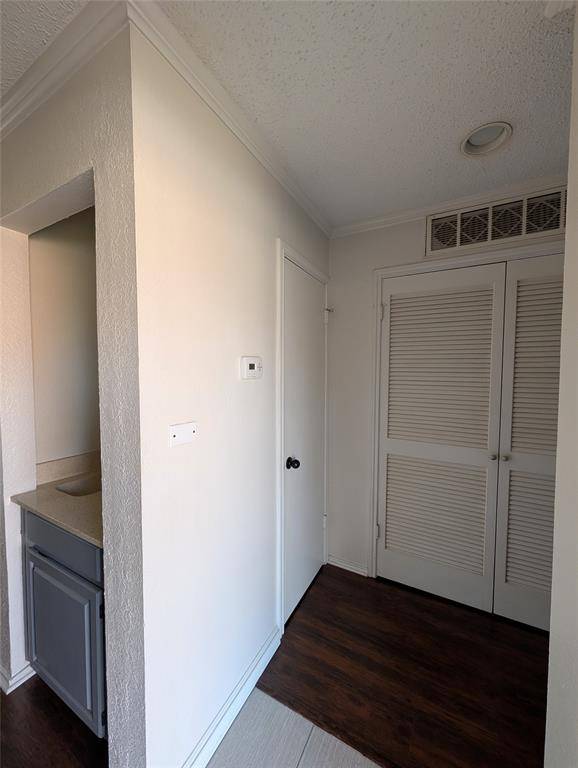 2728 Copper Creek Drive #208, Arlington, TX 76006