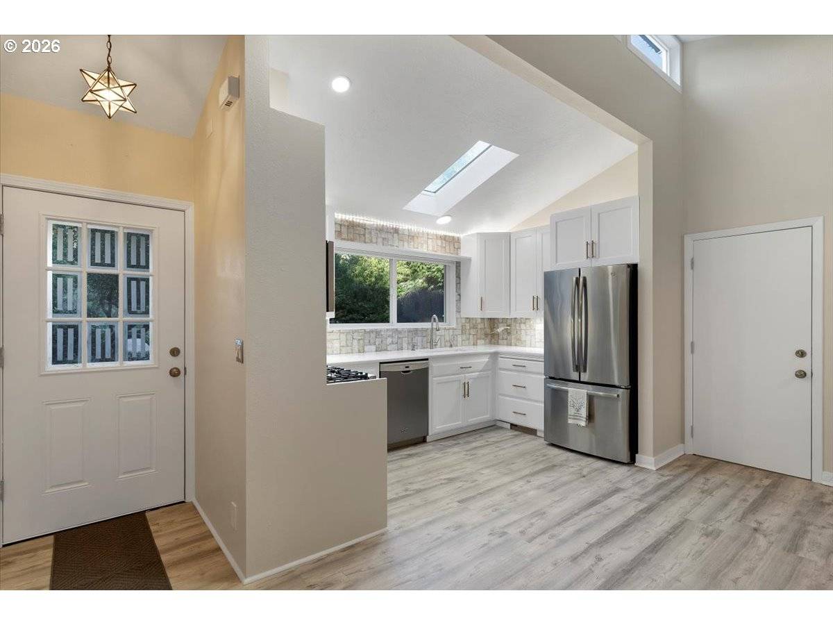 199 SW THE PINES DR, Depoe Bay, OR 97341