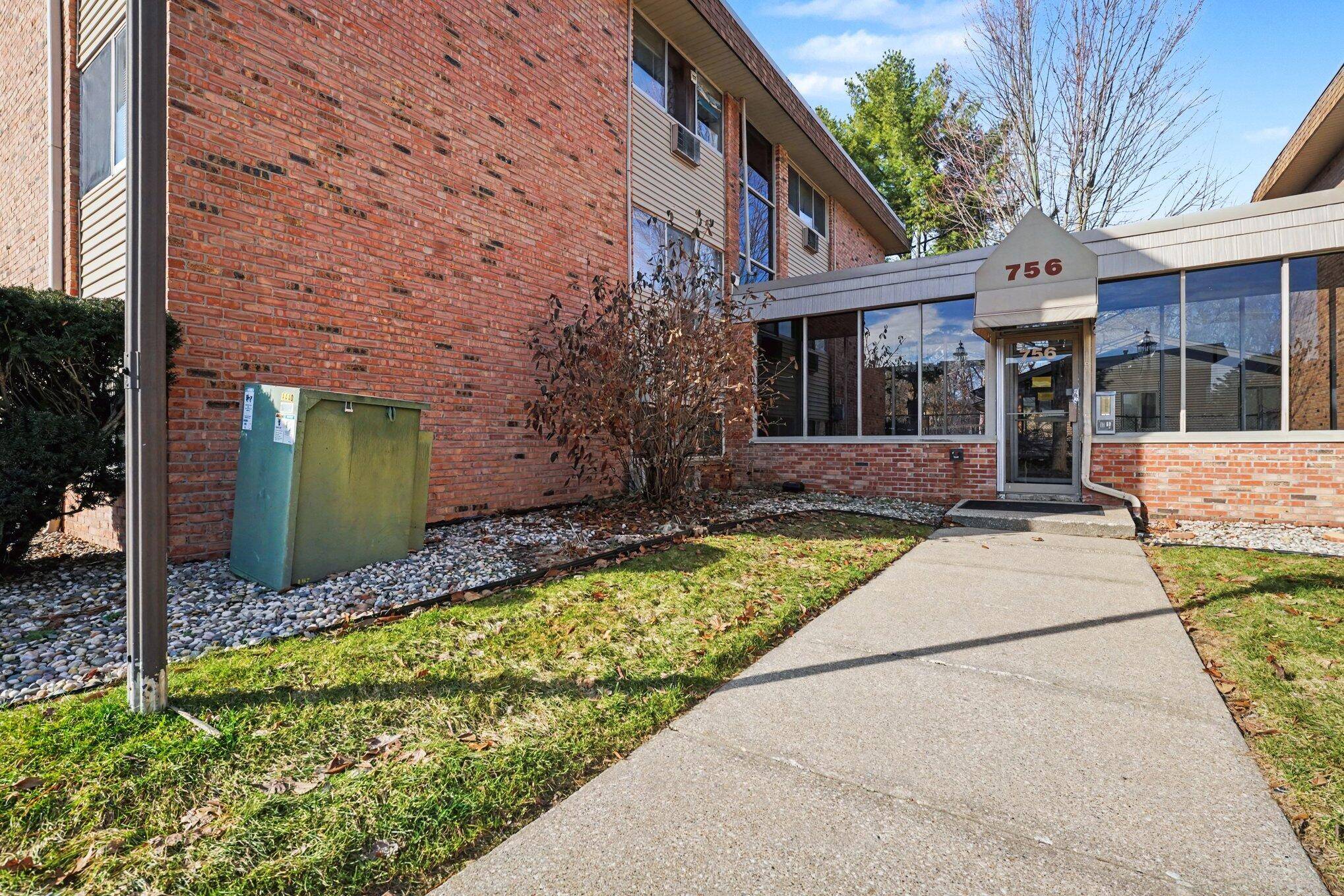 756 W Kilgore RD #302, Kalamazoo City, MI 49008