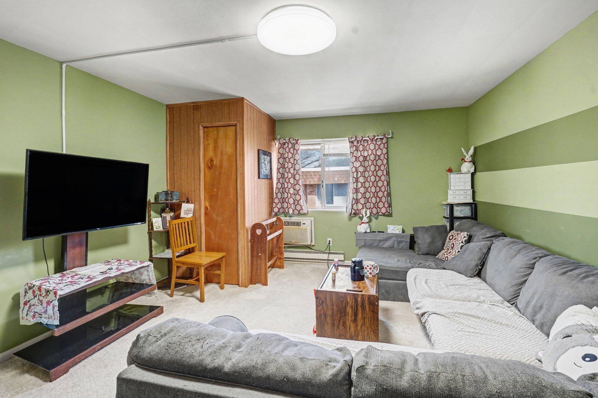 756 W Kilgore RD #302, Kalamazoo City, MI 49008