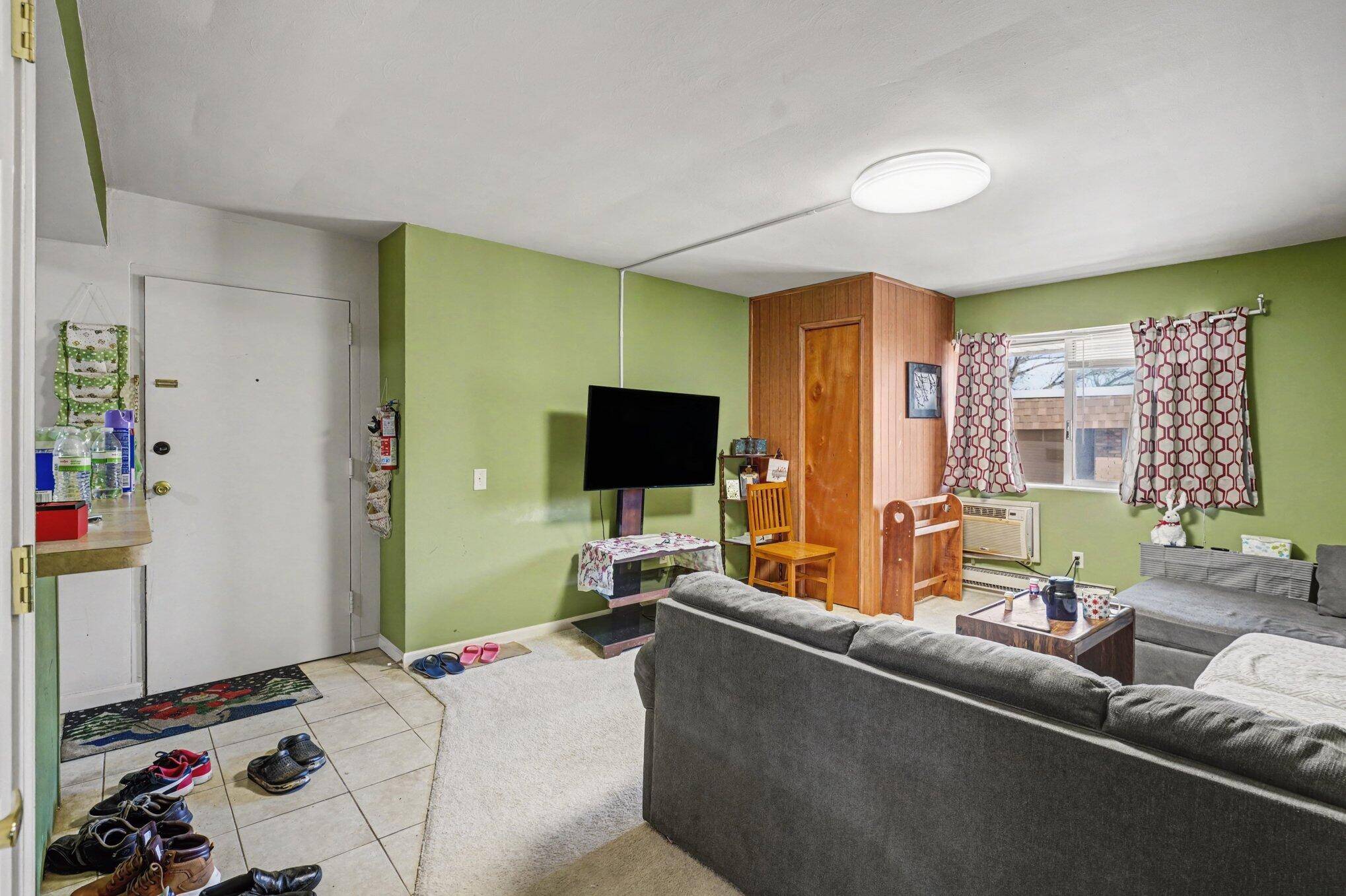 756 W Kilgore RD #302, Kalamazoo City, MI 49008