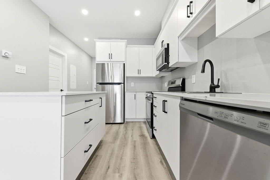 78A QUEEN ST #107, Bonnechere Valley, ON K0J 1T0