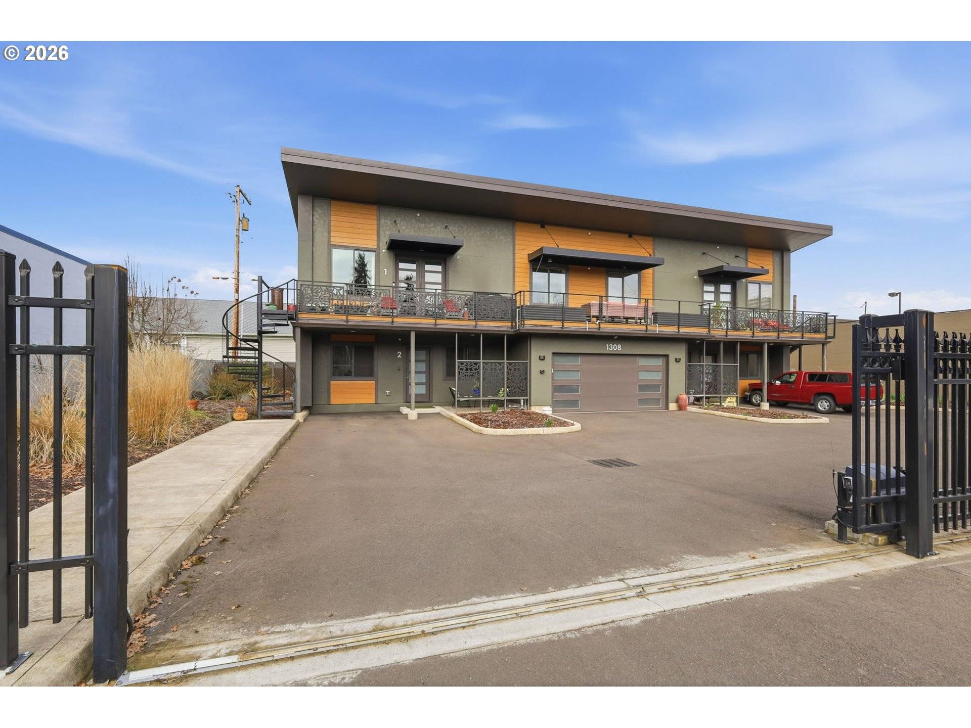 1308 E MAIN ST, Cottage Grove, OR 97424