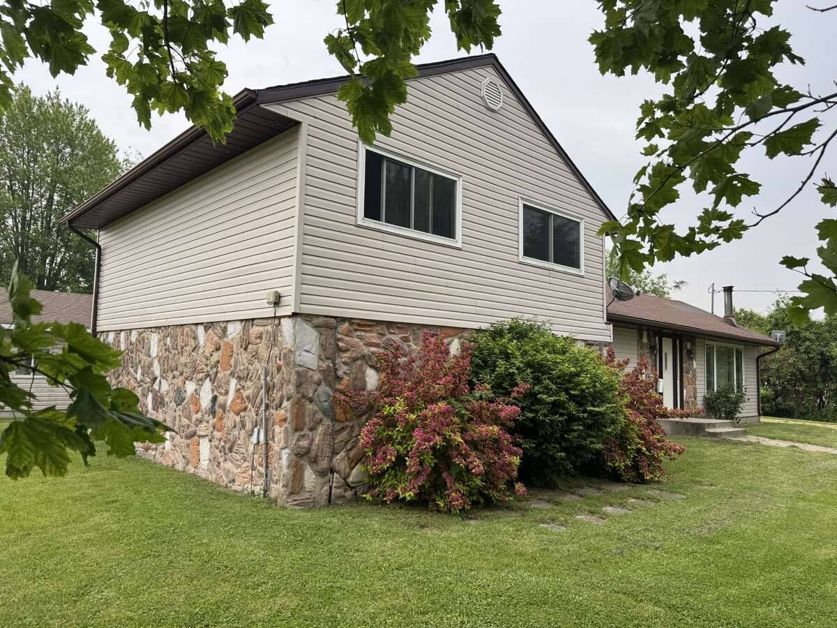3104 St Clair Pkwy, St. Clair, ON N0P 1H0