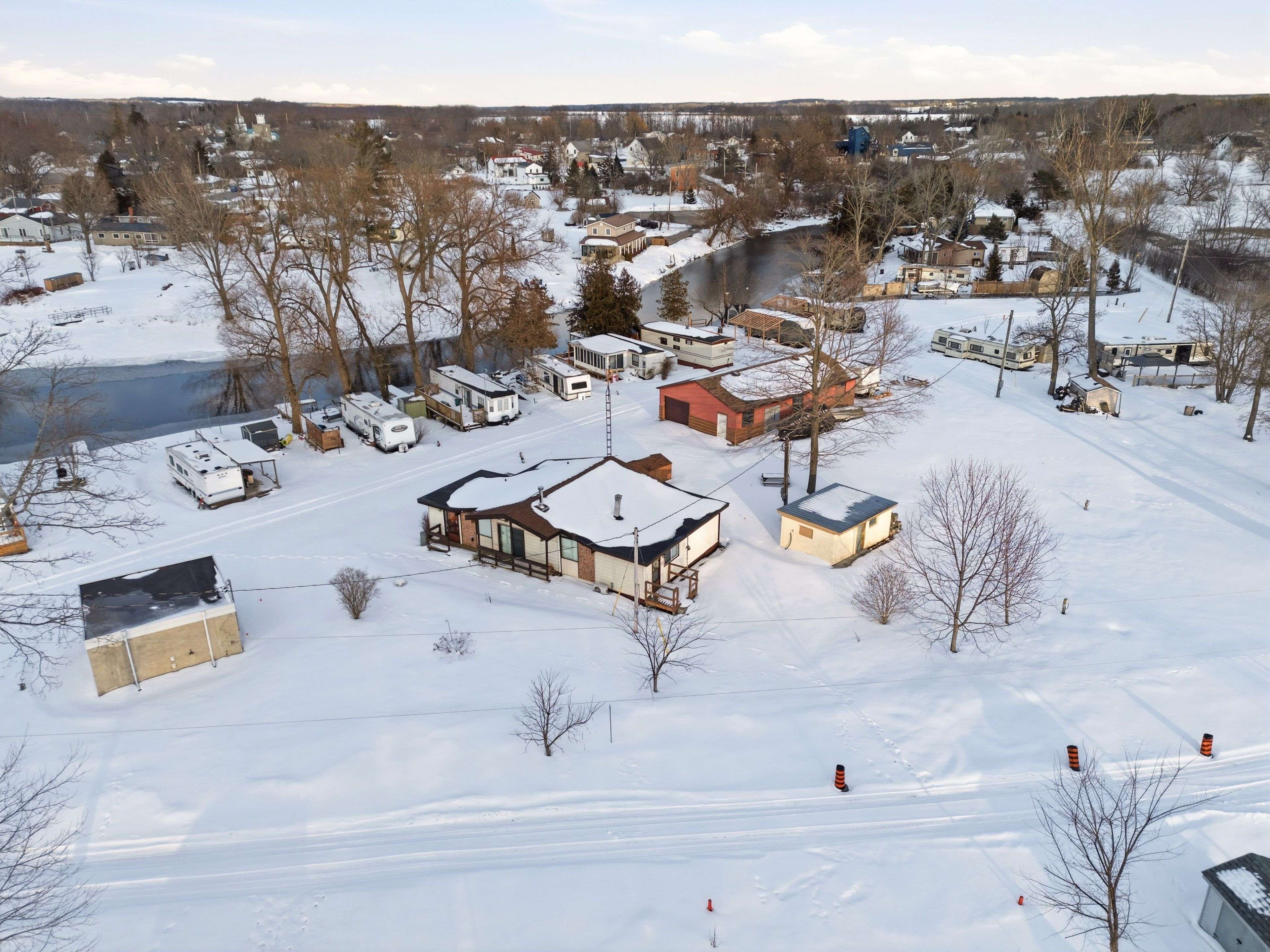 52 Sunset Lagoon DR, Prince Edward County, ON K0K 1T0