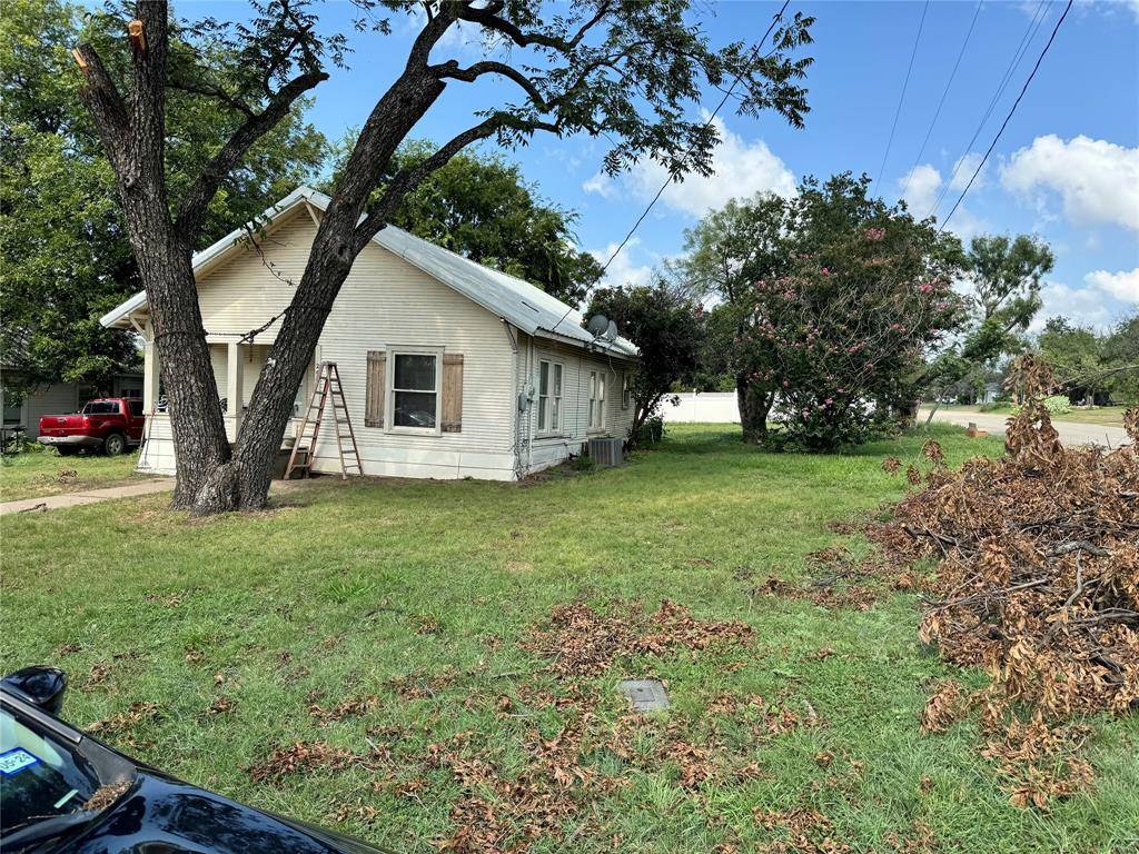 207 N 5th Street, Santa Anna, TX 76878