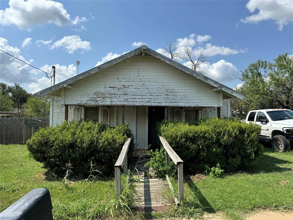308 E 4th Street, Coleman, TX 76834